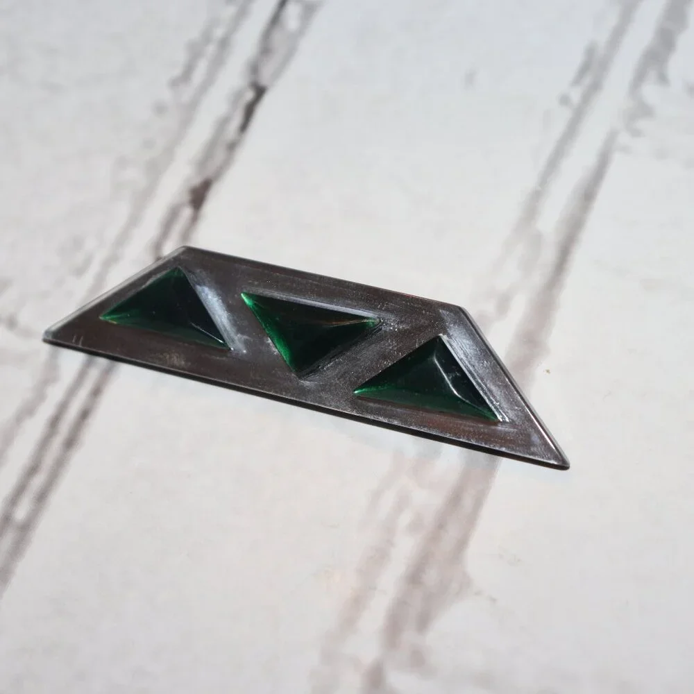 Retro silver and emerald- green rhinestone bar brooch 3.5